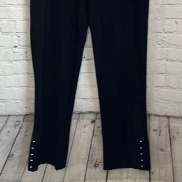 ❌❌SOLD👍👍White House Black Market WHBM Slim Crop Ponte Pants Black Knit Large - Picture 7 of 11
